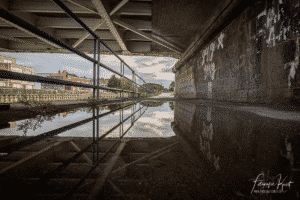 de warmste kalender 2020 - Onder de brug naar de barakken in Menen