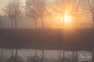 de warmste kalender 2020 - Zonsopkomst langs de sluizen in Menen