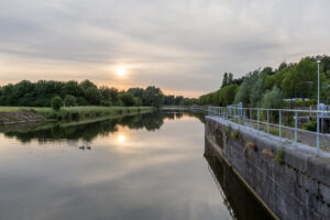 Zonsopkomst langs de Leie te Menen