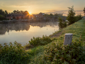 Zonsopkomst langs de Leie te Menen