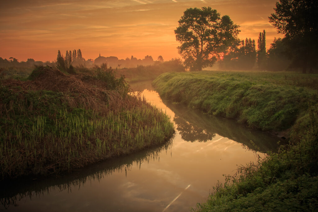 Bergelen Gullegem Zonsopkomst langs de Heulebeek