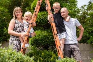 gezins fotoshoot op locatie in wevelgem met familie leenkneght